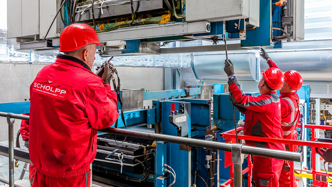 Transfert d’une presse hydraulique industrielle.